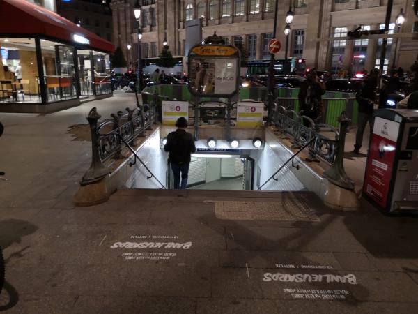 Clean Tag en guise de tapis rouge pour le film Banlieusards