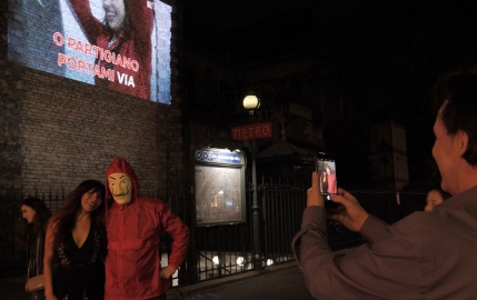 Les héros de La Casa de Papel s'emparent des murs de Paris