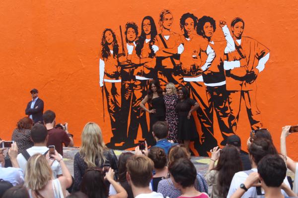 Trois grandes fresques murales format XXL exposées en plein cœur de Paris