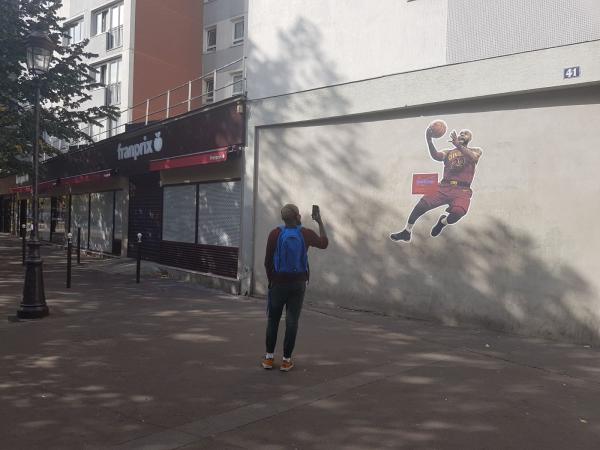 Kobe sur les toits de Paris