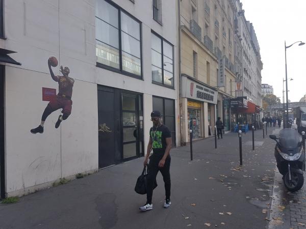 Kobe sur les toits de Paris