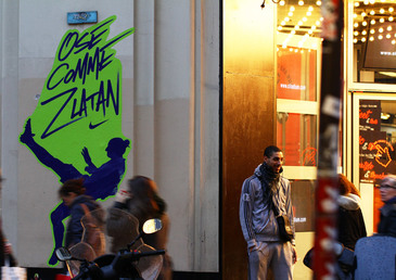 Une fresque Zlatanesque envahit la capitale avec Nike !