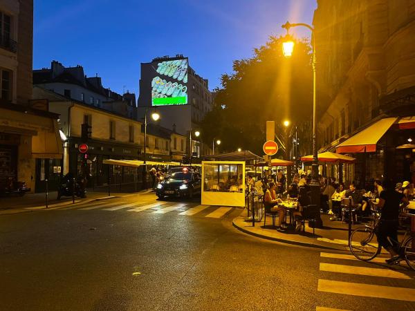 Nike illumine les rues parisiennes