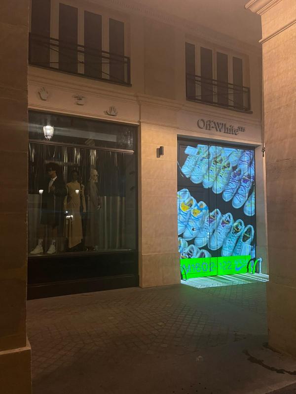 Nike illumine les rues parisiennes