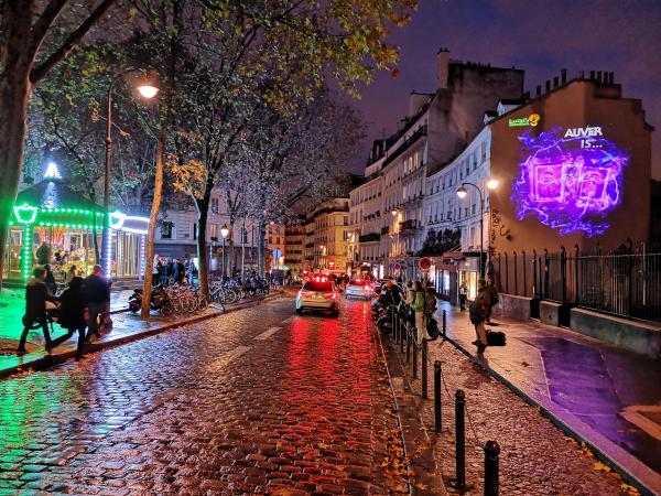 Ghost hunting with the #LuigiParisHalloween