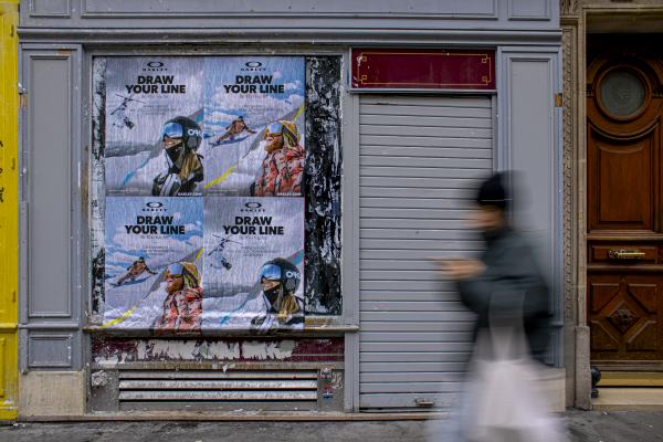 Oakley ramène les pistes de ski en ville