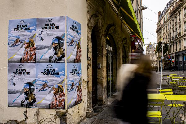 Oakley ramène les pistes de ski en ville