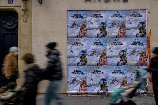 Oakley ramène les pistes de ski en ville