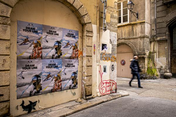 Oakley ramène les pistes de ski en ville