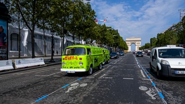 Off-White surfe sur les ondes