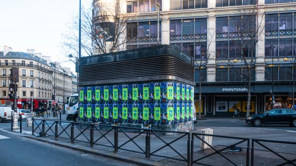 Off-White pushes the boundaries of phygital