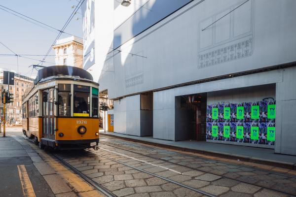 Off-White pushes the boundaries of phygital