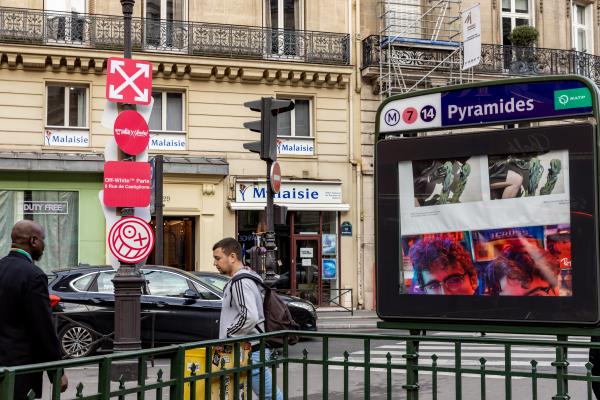 Un code de la route selon les codes d’Off-White x André