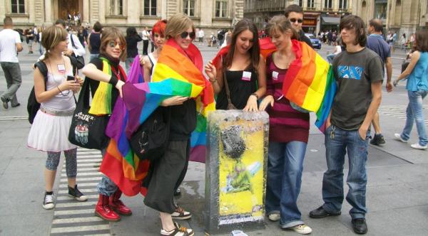 Orangina secoue sa communication