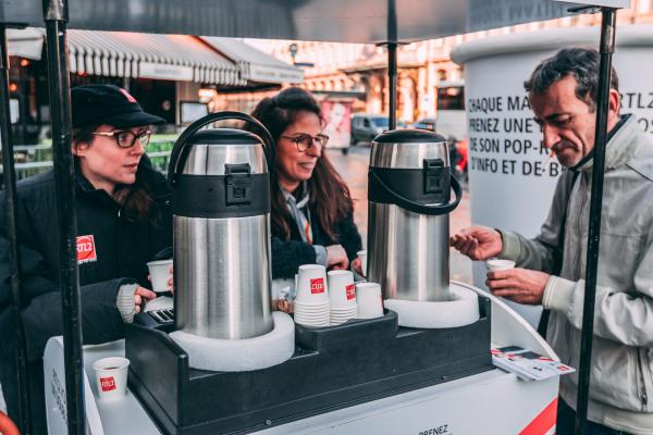 Un café à l'heure du 