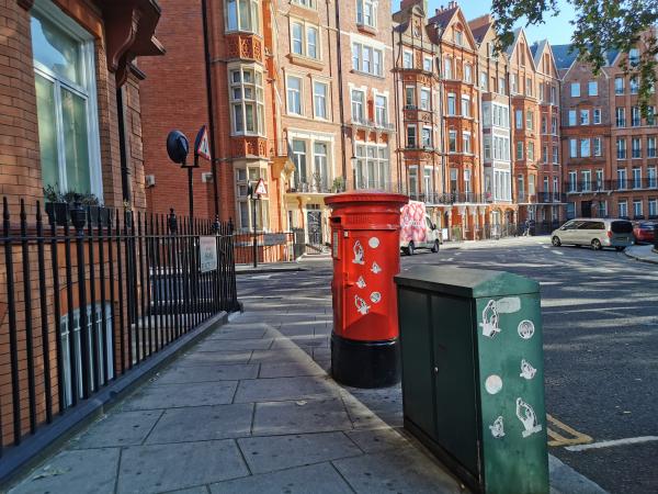 De la Seine à la Tamise : Changement de Rive pour Saint Laurent