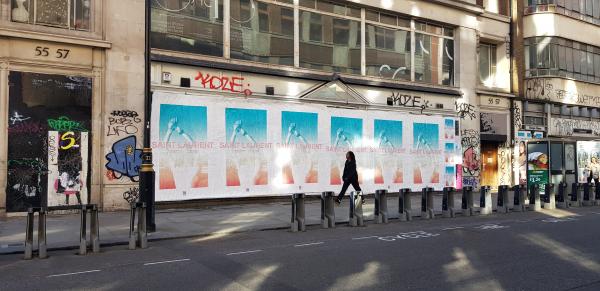 De la Seine à la Tamise : Changement de Rive pour Saint Laurent