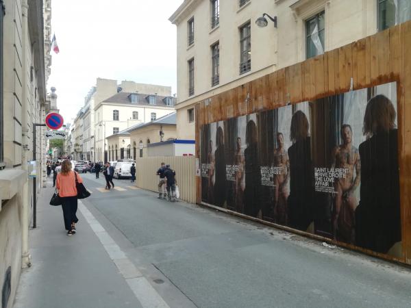 Sortez couverts avec l’homme nu de Saint Laurent