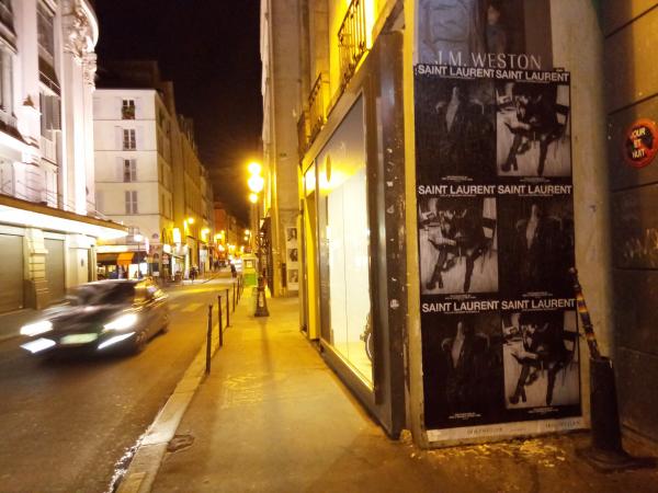 Retour à un visuel classique et percutant avec Saint Laurent