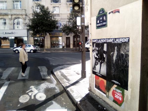 Retour à un visuel classique et percutant avec Saint Laurent