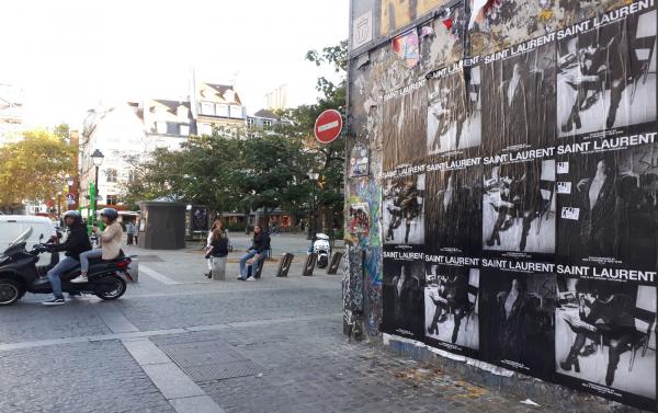 Retour à un visuel classique et percutant avec Saint Laurent