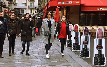 An XXL format campaign on everyone's lips