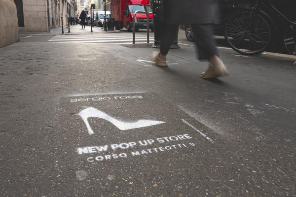 Sergio Rossi compose sur les routes milanaises