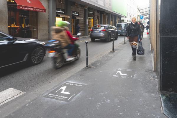 Sergio Rossi compose sur les routes milanaises