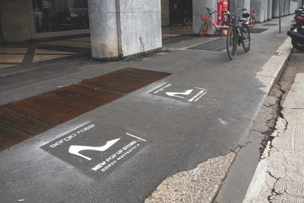 Sergio Rossi compose sur les routes milanaises