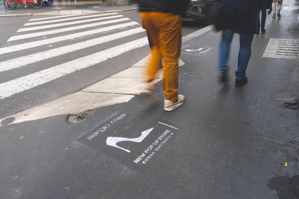 Sergio Rossi compose sur les routes milanaises