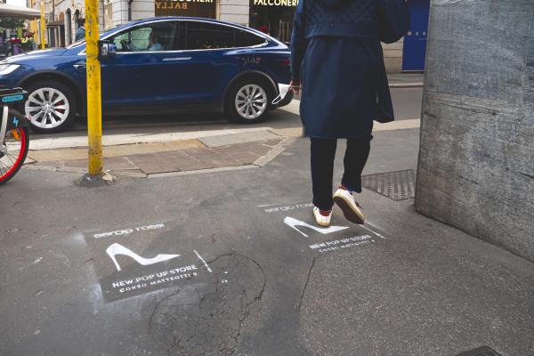 Sergio Rossi compose sur les routes milanaises