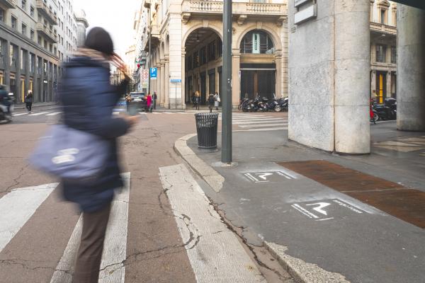 Sergio Rossi compose sur les routes milanaises