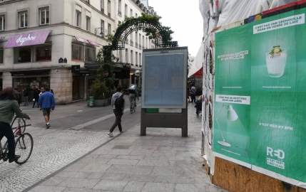 Qu’est ce qui est vert et qui est clair ? C'est Red by SFR !