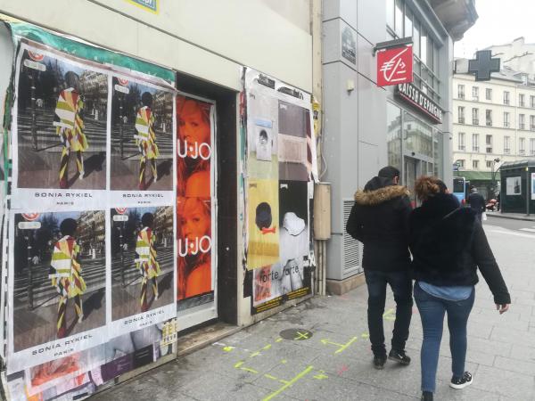 L’élégance couvre les rues