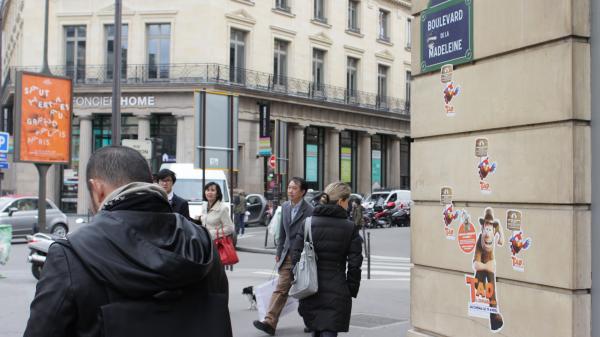 Tad l’explorateur investi les rues de Paris