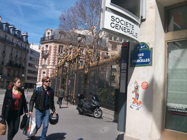 Tad l’explorateur investi les rues de Paris