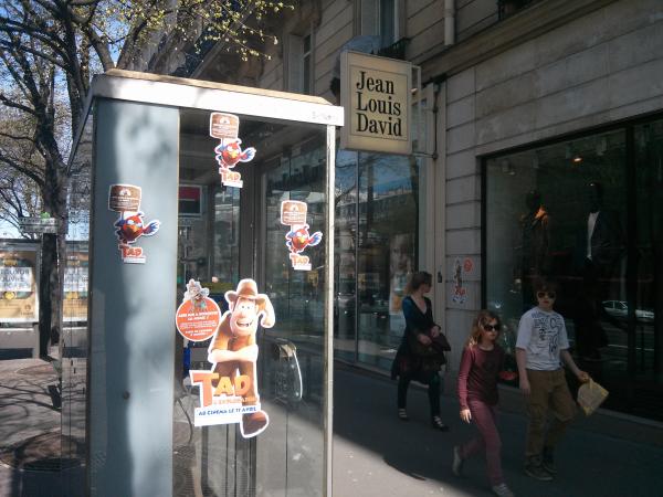 Tad l’explorateur investi les rues de Paris