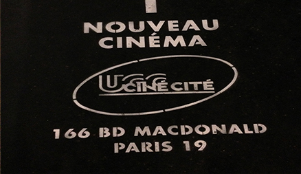 UGC guide les passants vers sa nouvelle salle de cinéma