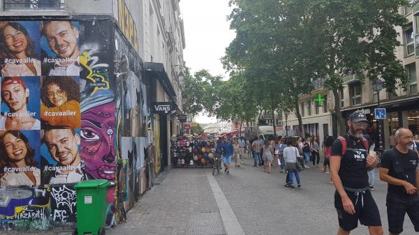 Doc Gyneco s'exhibe dans la rue pour son retour