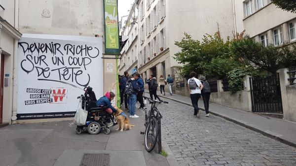 Gros affichage, grosse visibilité, grosse émergence