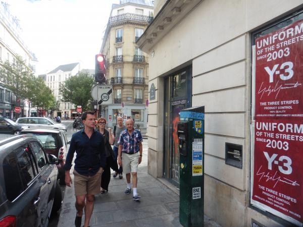 Y-3 s’affiche en Affichage Sauvage de manière forte et percutante !